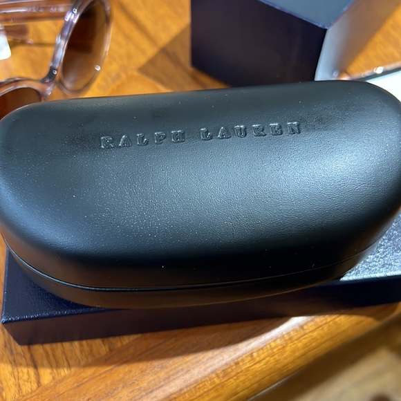 Ralph Lauren THE FARRAH Sunglasses - Picture 8 of 10